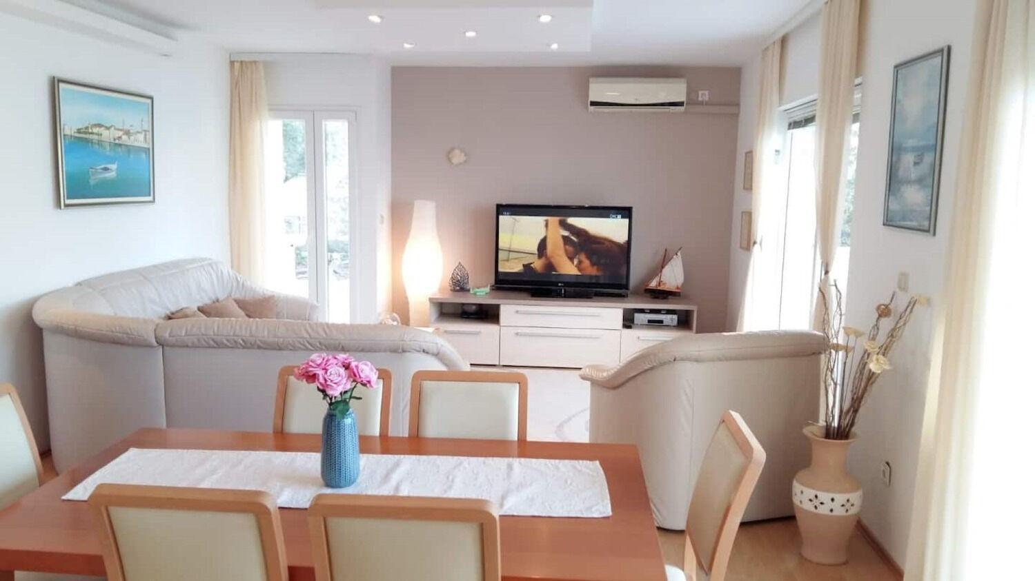 Apartments The View - Close To The Beach & Parking Trogir Exterior foto